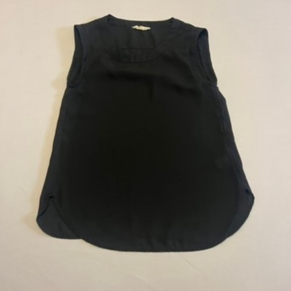 Stella Luce | Black Sleeveless Round-Neck Top S